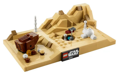 LEGO Star Wars Tatooine™ Homestead (40451) packaging with a desert scene model on a white background